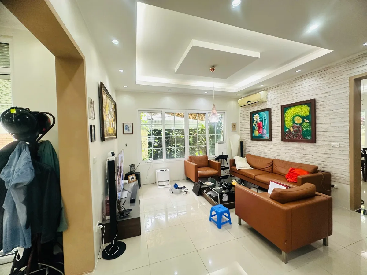 Bán gấp biệt thự sân vườn Hà Nội - Hình 8