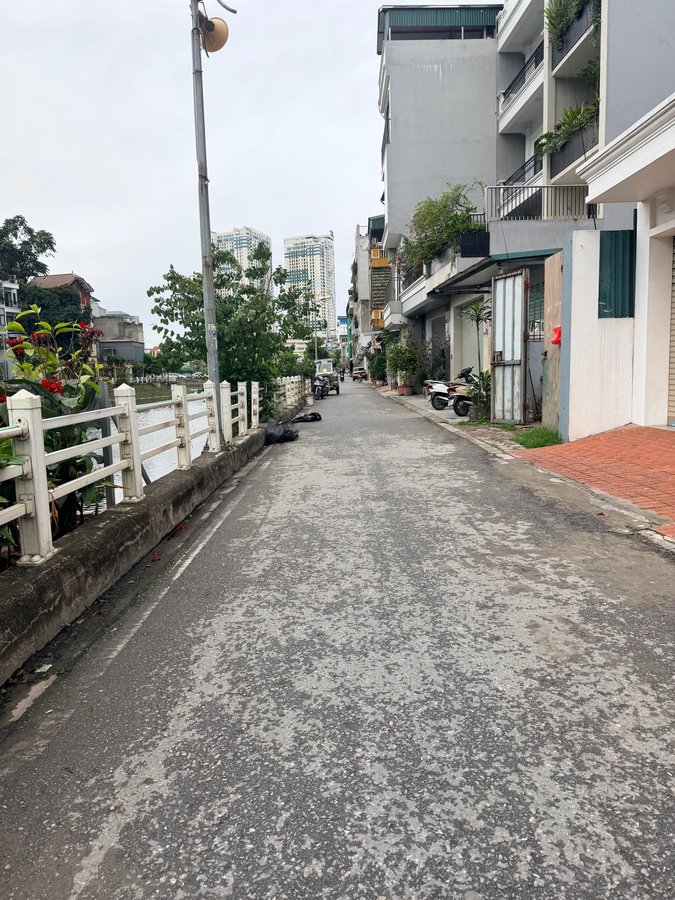 Bán Nhà Mặt Phố  Ngọc Lâm Long Biên Hà Nội Kinh Doanh sầm uất