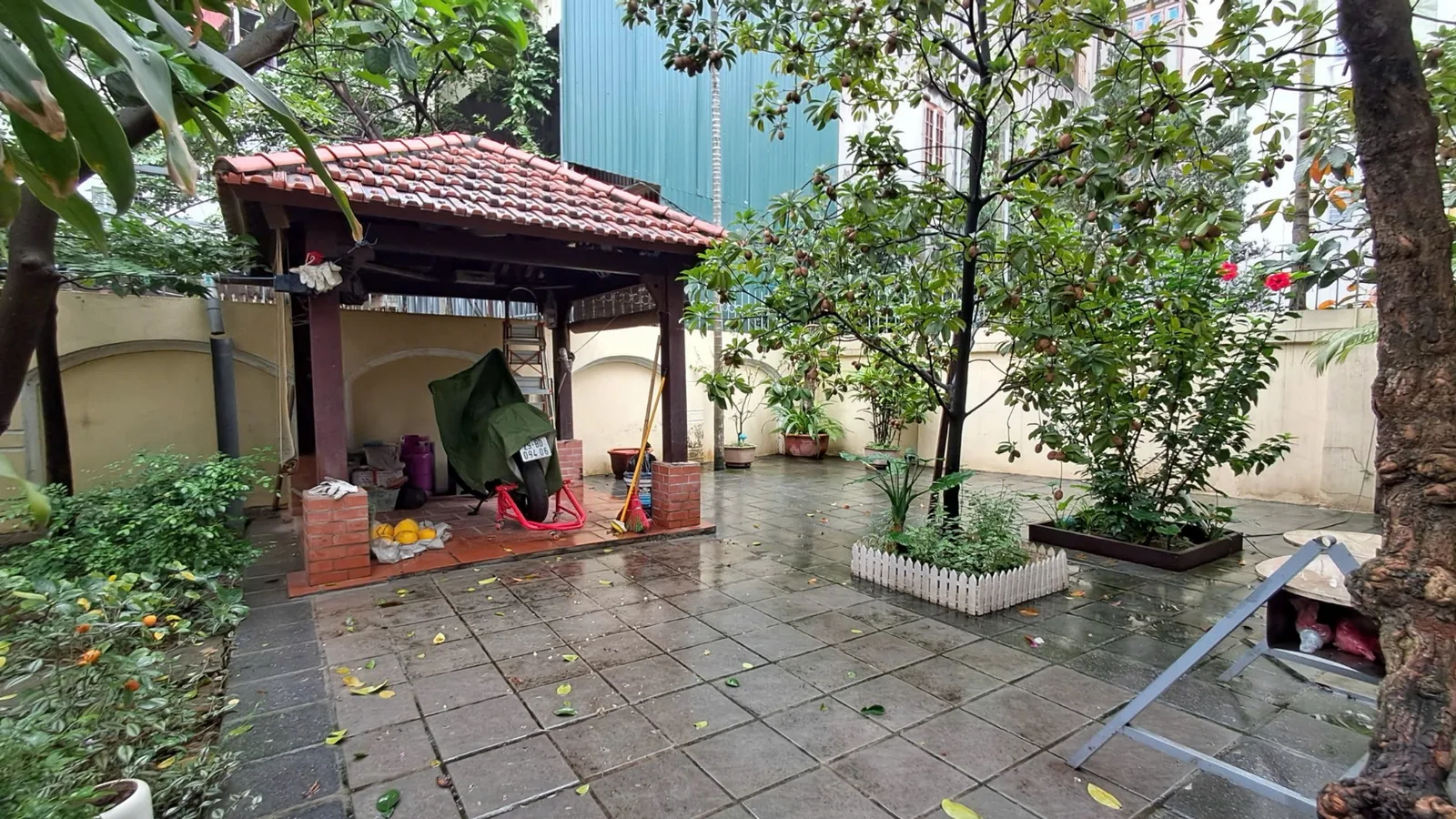 Bán gấp biệt thự sân vườn Hà Nội - Hình 4