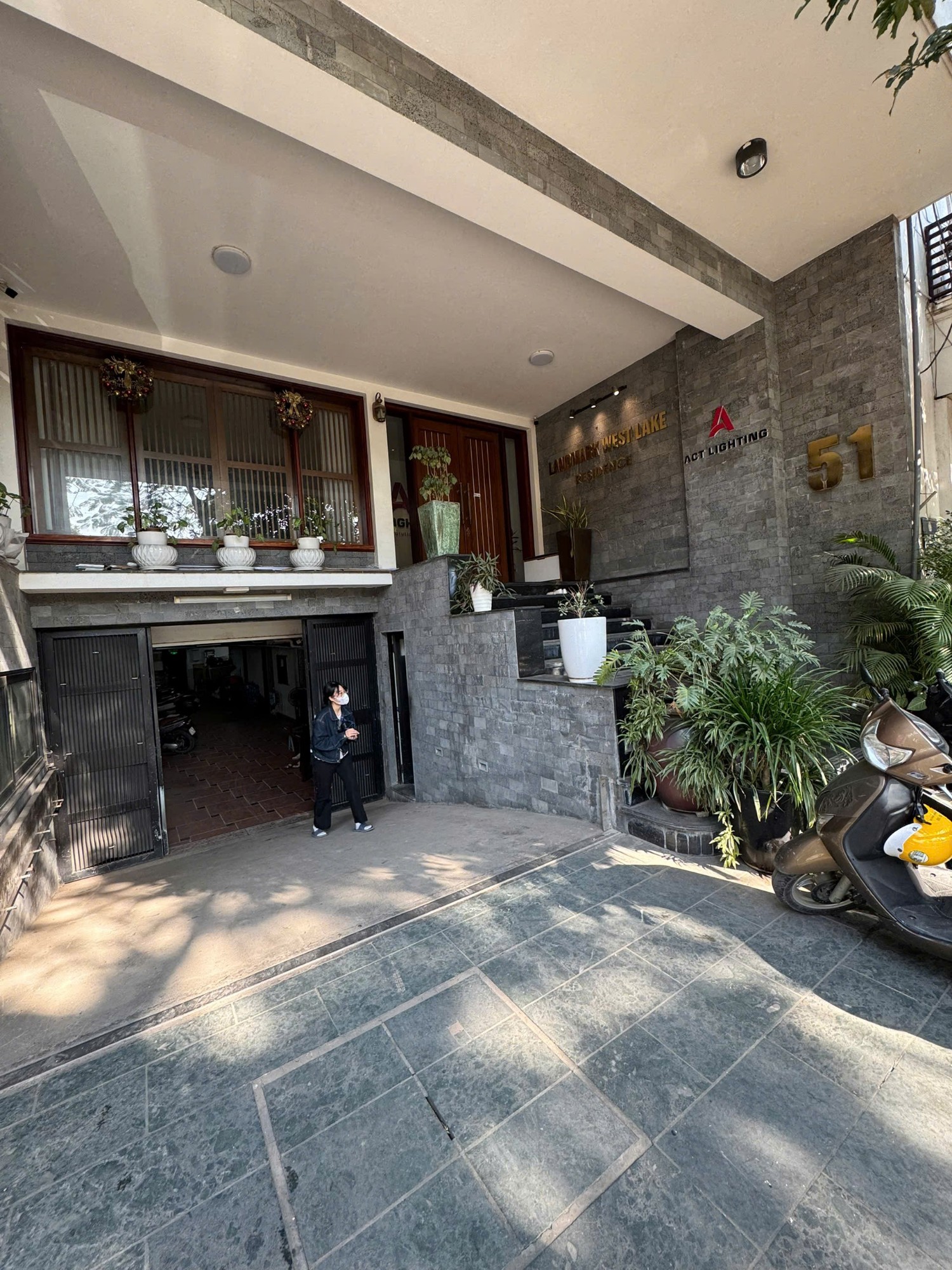 Bán Nhà Mặt Phố Tây Hồ Hà Nội Kinh Doanh Sầm Uất - Hình 5